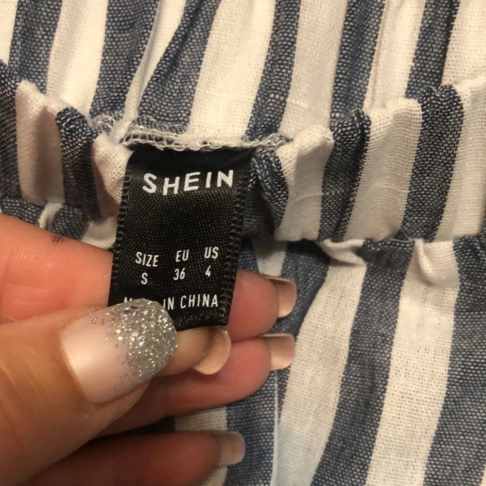 𝅺SHEIN size Small black & white lightweight 2 Piece short & scarf type top